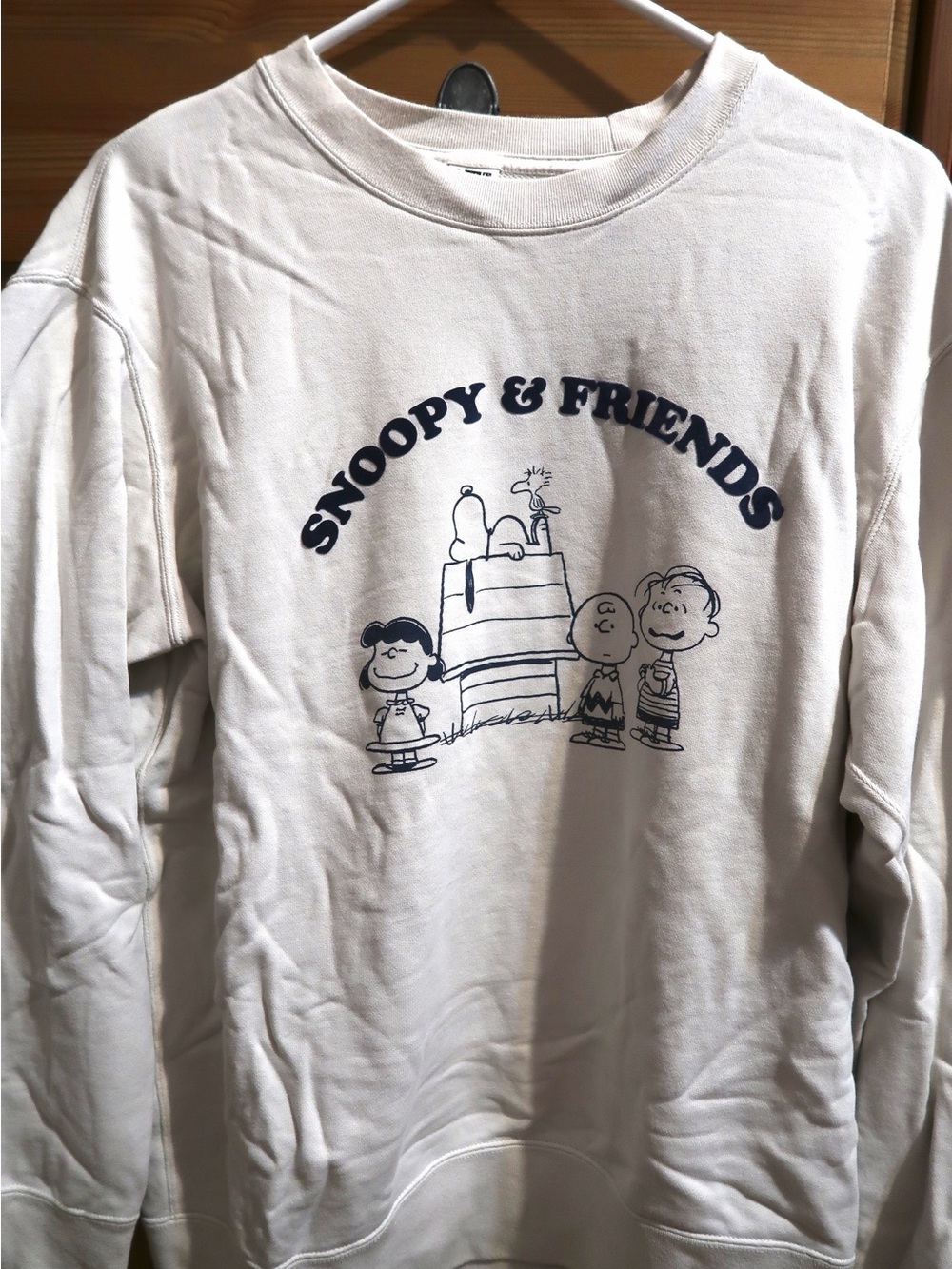 Uniqlo x Peanuts Snoopy & Friends crewneck